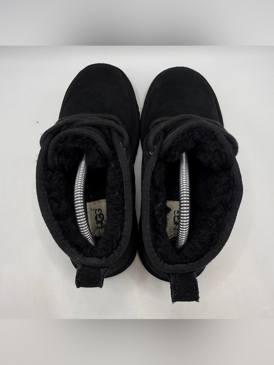 UGG Neumel Men’s Size 8 Black Suede Shearling Lace Up Chukka Boots